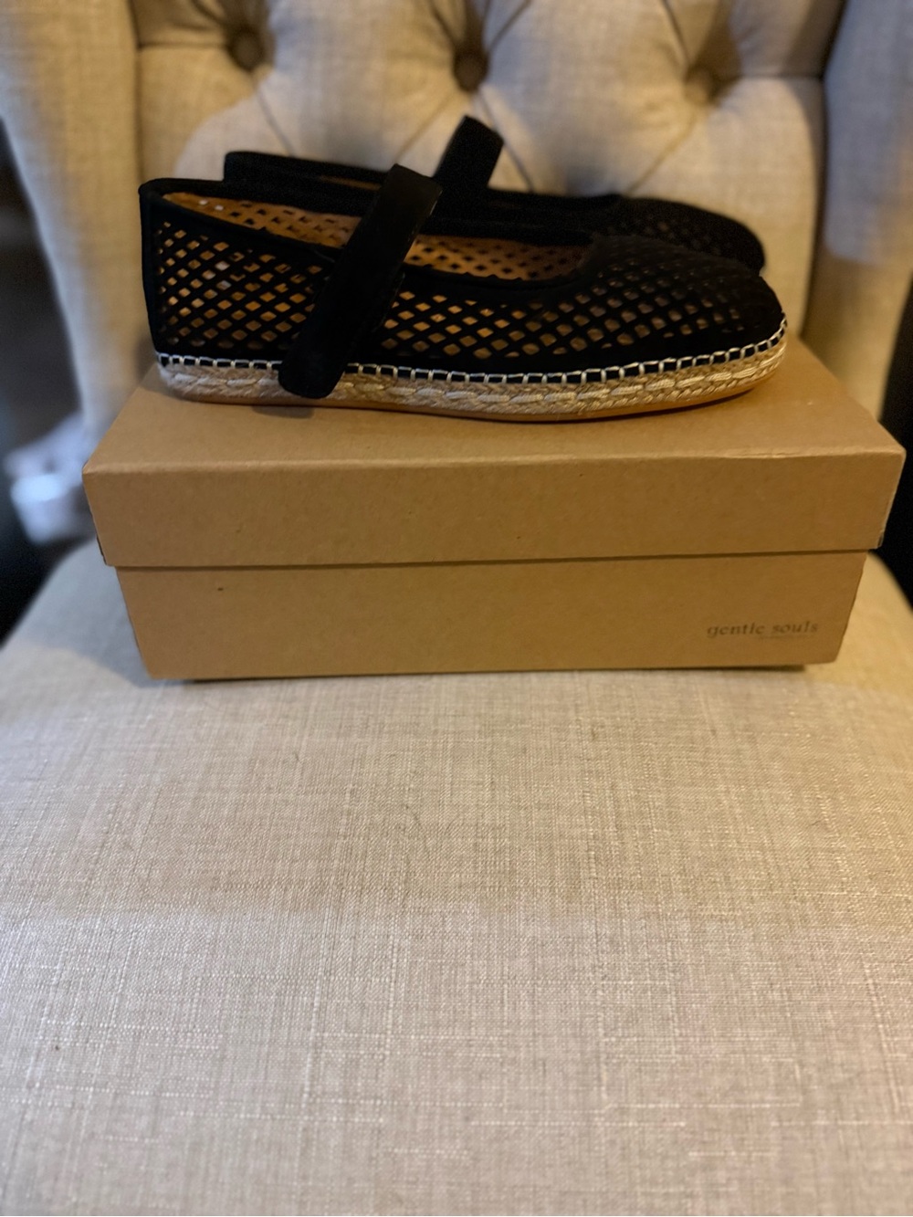 Gentle Souls By Kenneth Cole Women's Sienna Gladiator Sandals Black Nubuck - Picture 3 of 7